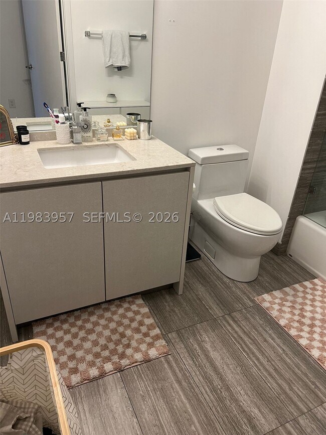 Building Photo - 1010 Brickell Ave