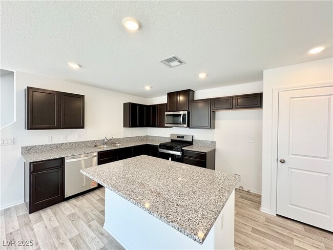Building Photo - 6035 Swift Lariat St