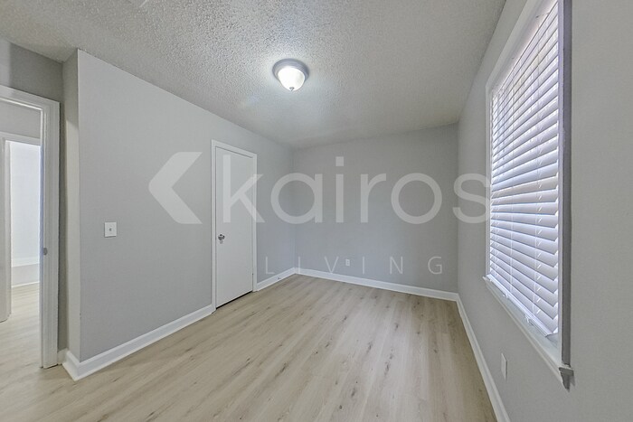 Building Photo - 1822 Sedgefield St