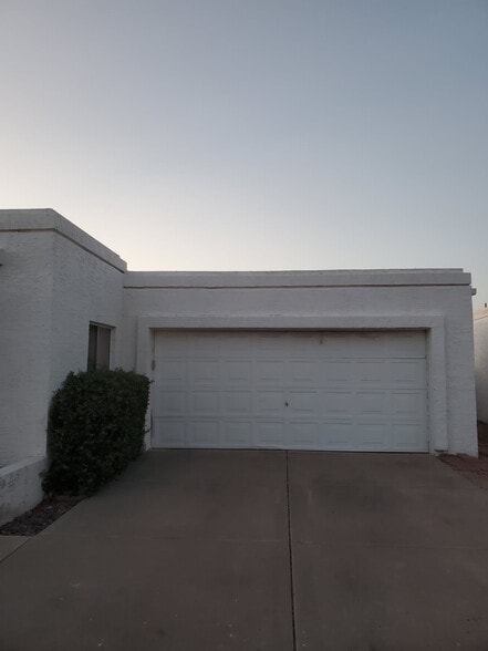 Building Photo - 726 E Villa Rita Dr