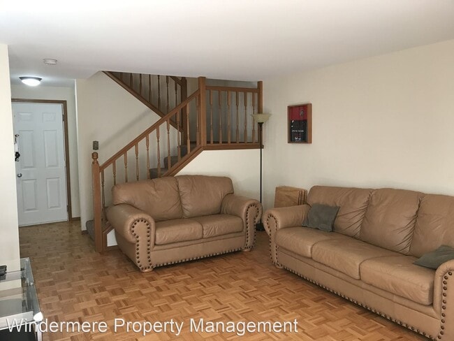 Building Photo - 3 br, 2.5 bath House - 2112 Birch Circle