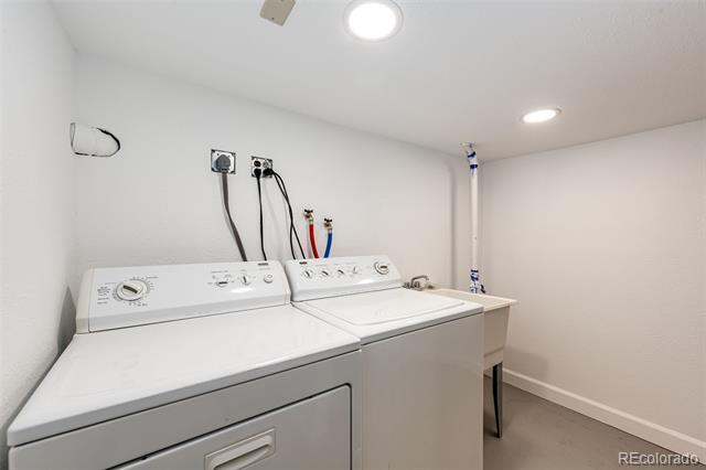 Building Photo - 2832 S Acoma St