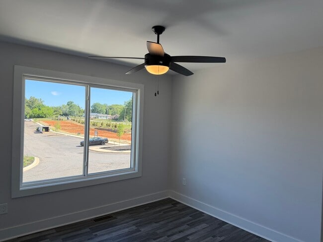 Building Photo - 32 Allure Dr