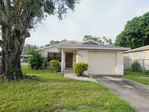 Building Photo - 4747 15th Ave S