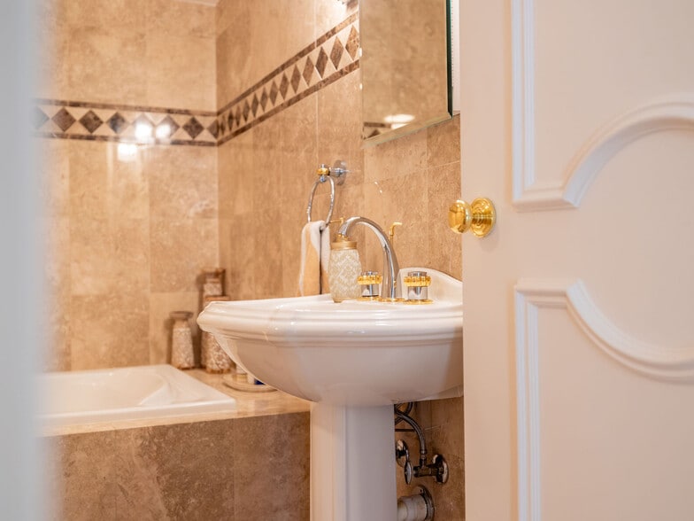 Building Photo - 3200 S Ocean Blvd