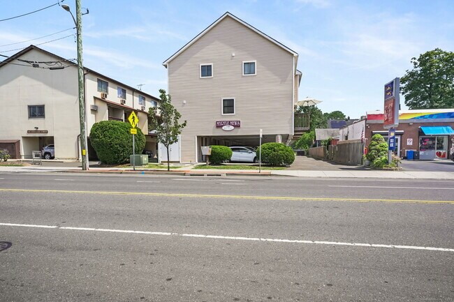 Building Photo - 130 Myrtle Ave