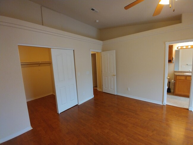 Building Photo - 1415 Madison Ridge Heights