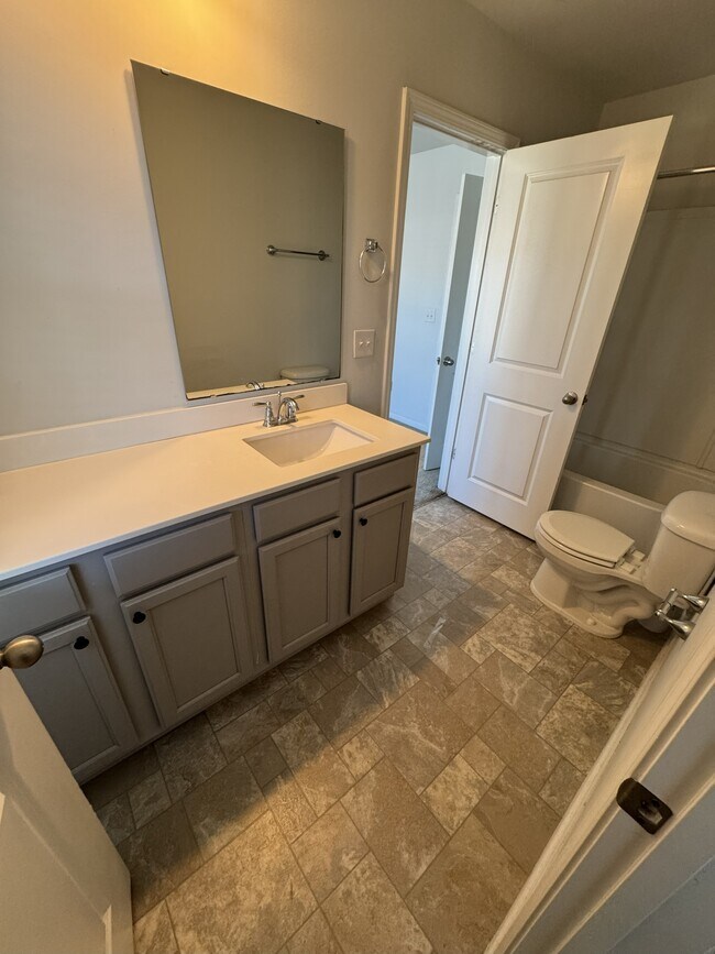 Building Photo - 1032 Tee Shot Dr