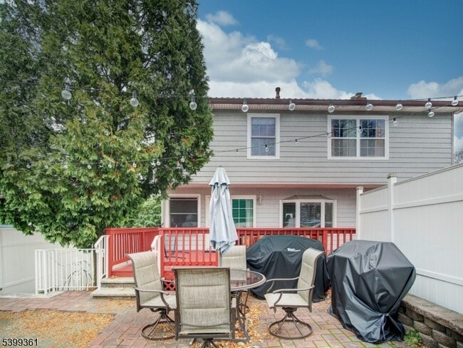 Building Photo - 2 Papakating Rd