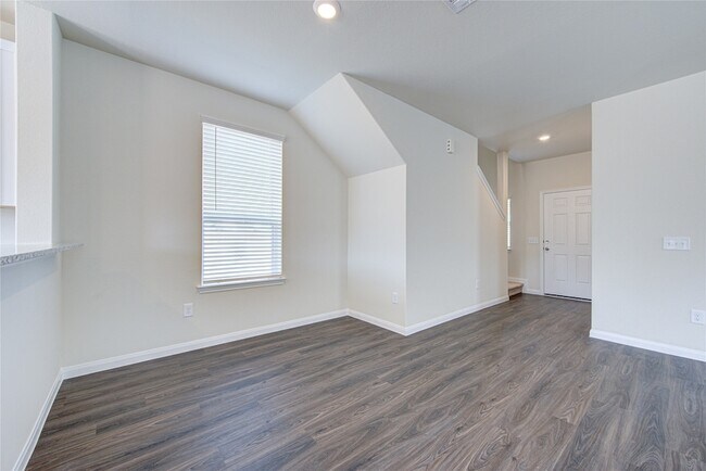 Building Photo - 11715 Braemar Village Dr