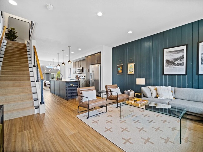 Building Photo - Beautiful Townhouse In Spokanes Kendall ya...