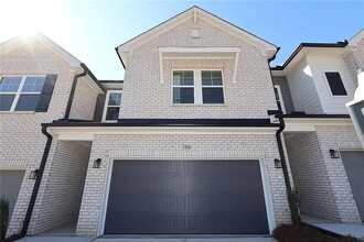 Building Photo - 158 Redbud Rd