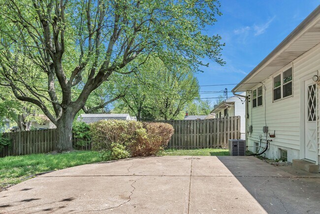 Building Photo - 765 Babler Dr
