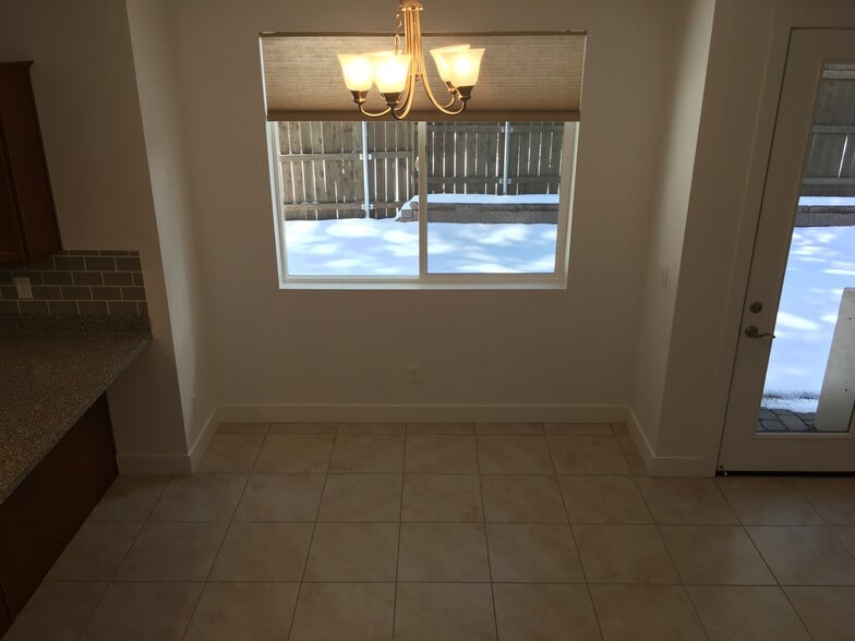 Dining area - 2317 W Mission Timber Cir