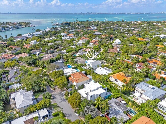 Building Photo - 285 W Mashta Dr