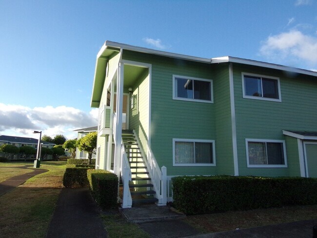Building Photo - Mililani Parkway 2 Bedroom 1 Bath with 2 P...