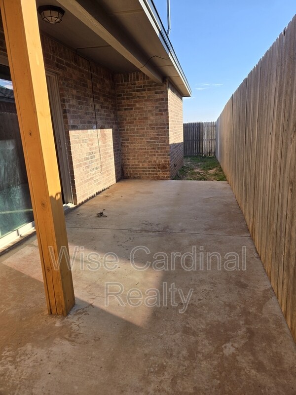 Building Photo - 17815 Private Rd 2160