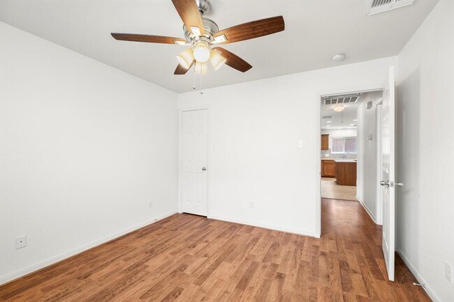 Building Photo - 3211 Falcon Trail Dr