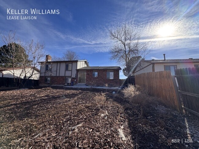 Building Photo - 277 Glenway St