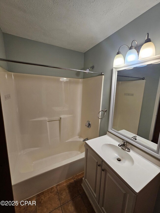 Building Photo - 836 Premier Dr