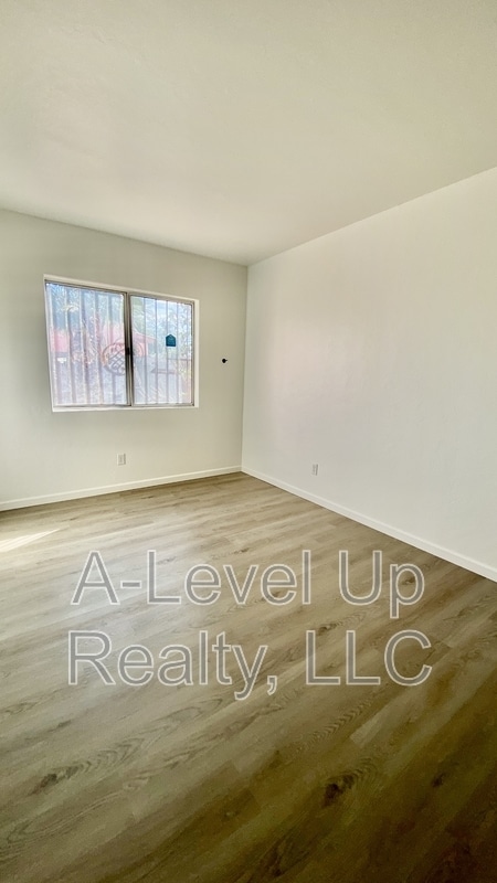 Building Photo - 387 W Mossman St