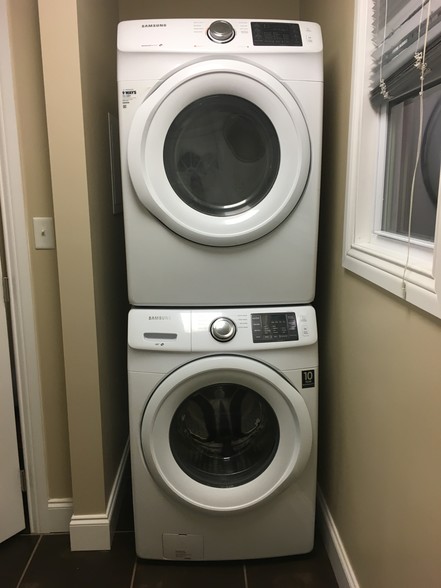 Washer/dryer - 1640 Blue Horizon Dr