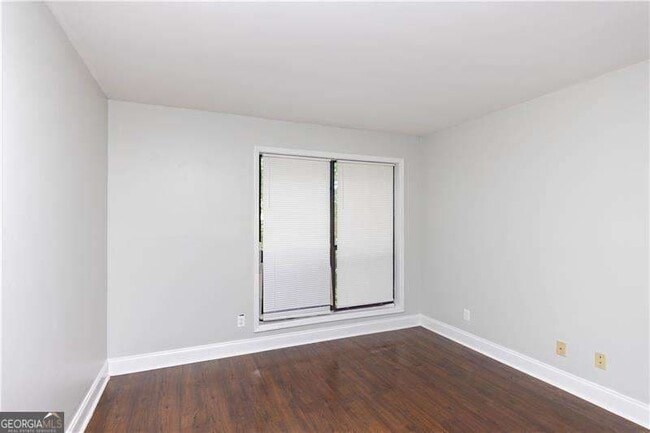 Building Photo - 2657 Lenox Rd NE