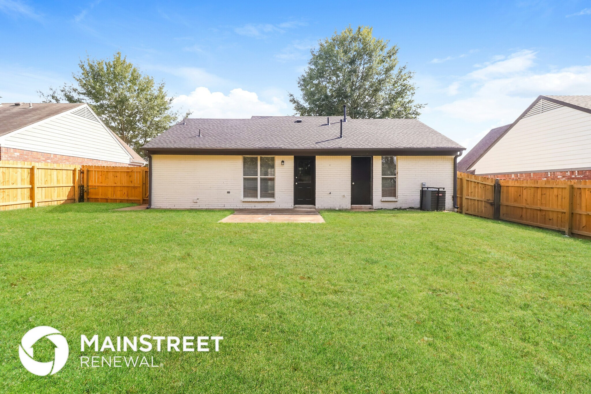 Building Photo - 10626 Oak Leaf Dr