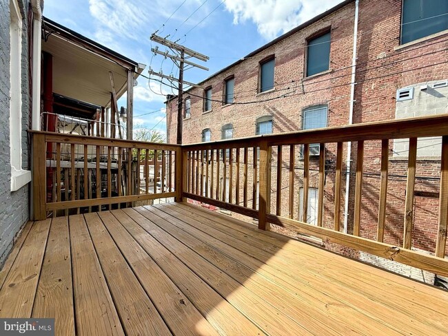 Building Photo - 1268 Glyndon Ave