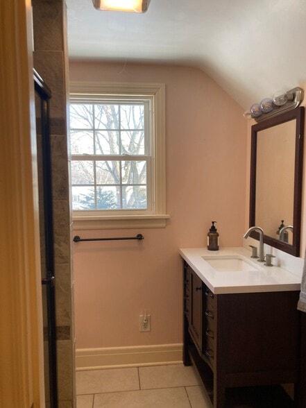 Building Photo - 129 Orvilton Dr