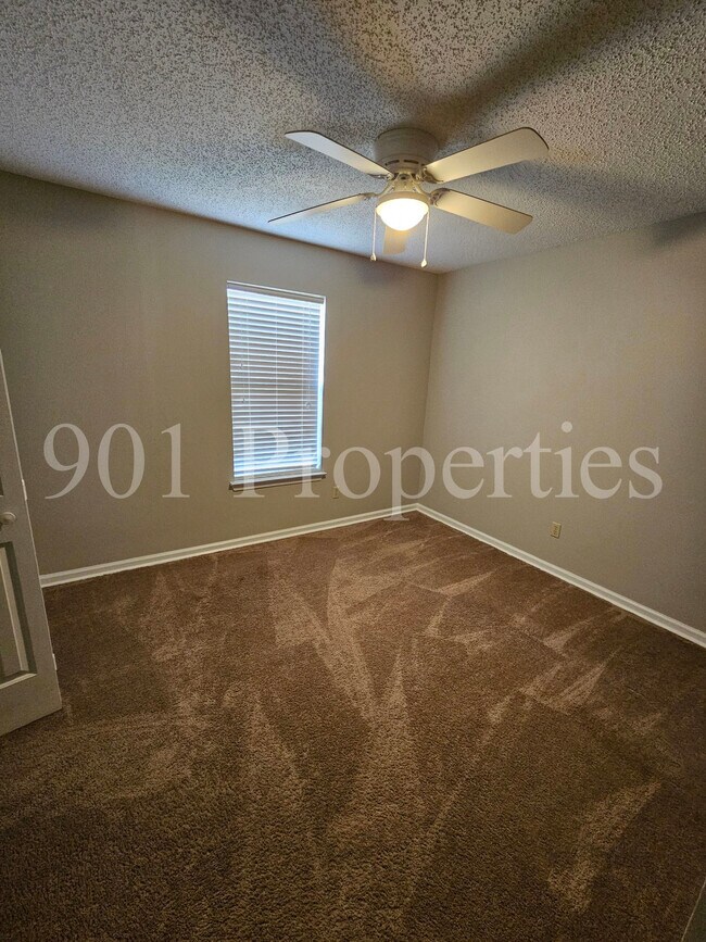 Building Photo - 3690 Sunrise Ridge Dr