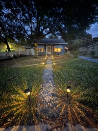 Building Photo - 624 S Pine St