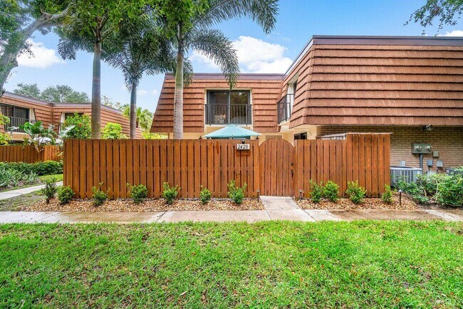 Primary Photo - 2428 24th Ct