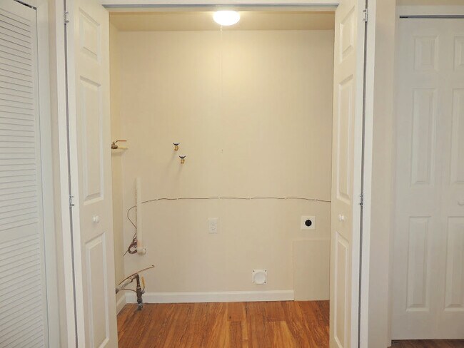 Building Photo - 27080 Zeman Ave