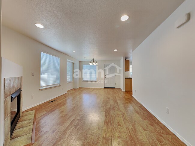 Building Photo - 1410 SE 7th Way