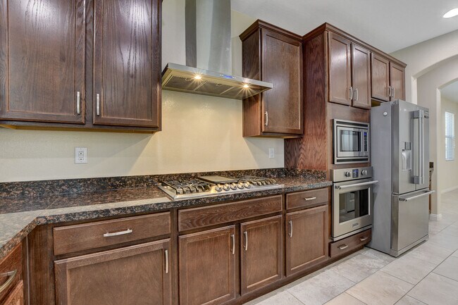 Building Photo - 2919 Caxton Grove Dr