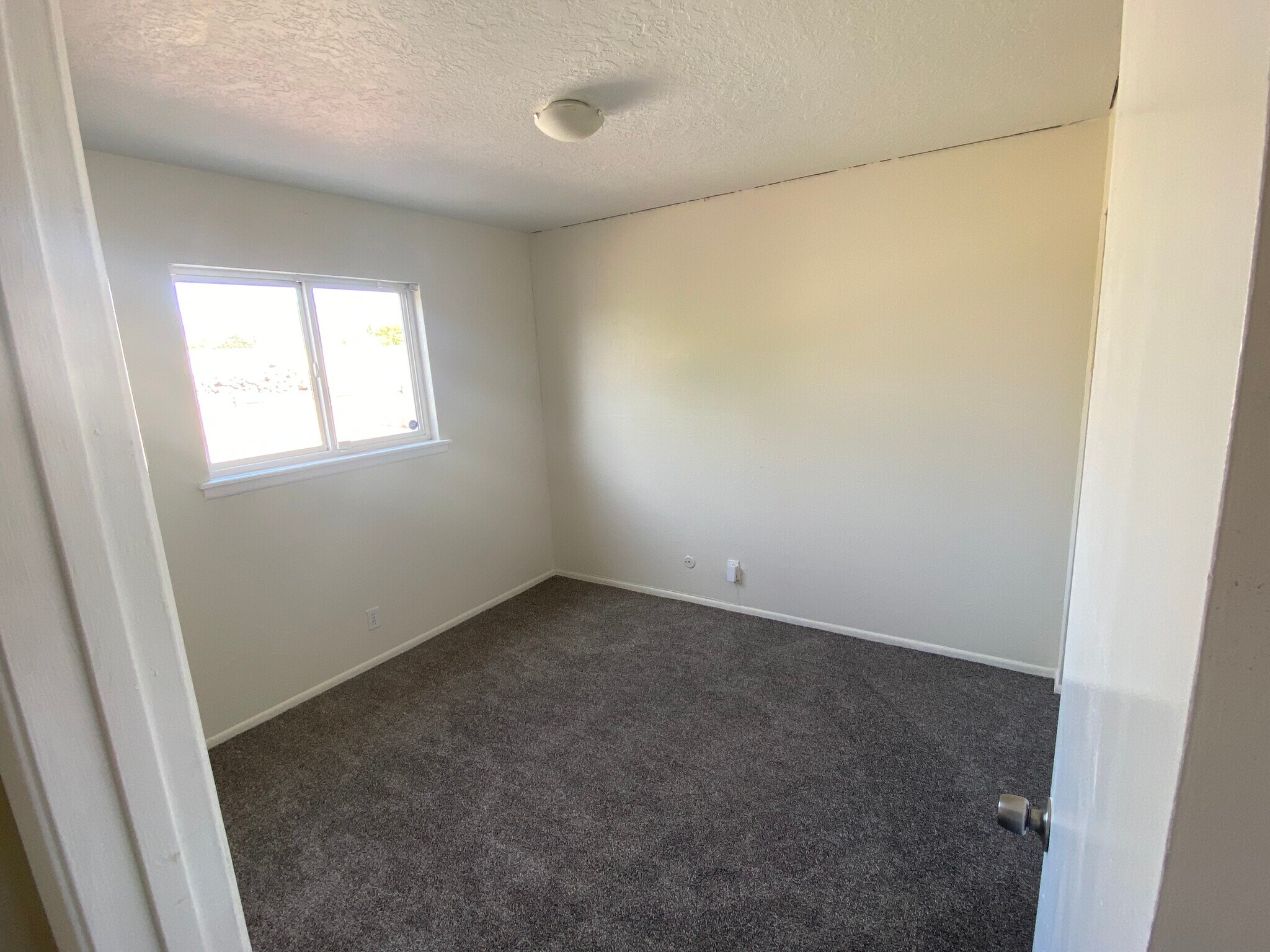 Building Photo - 11213 Chico Rd NE