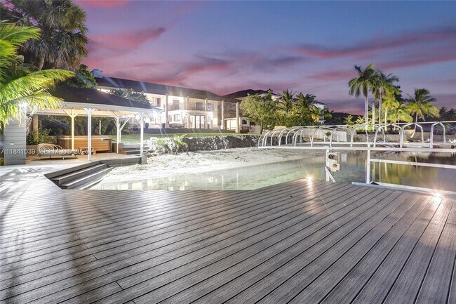 Building Photo - 13724 SW 92nd Ct