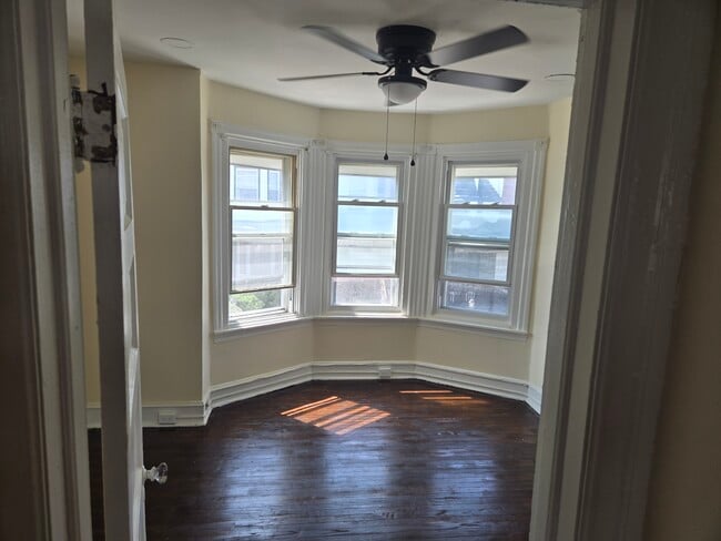 Building Photo - 323 N Redfield St