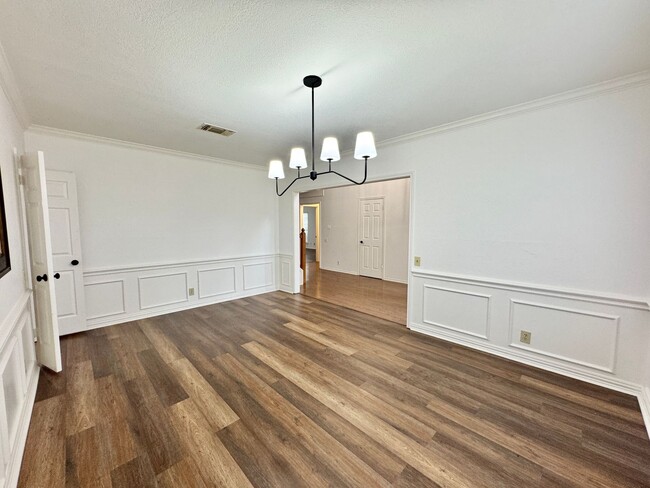 Building Photo - Big 4 Bedroom Home in Stone Oak!