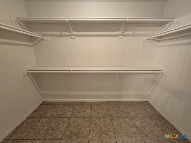 Building Photo - 5705 Mandalay Dr