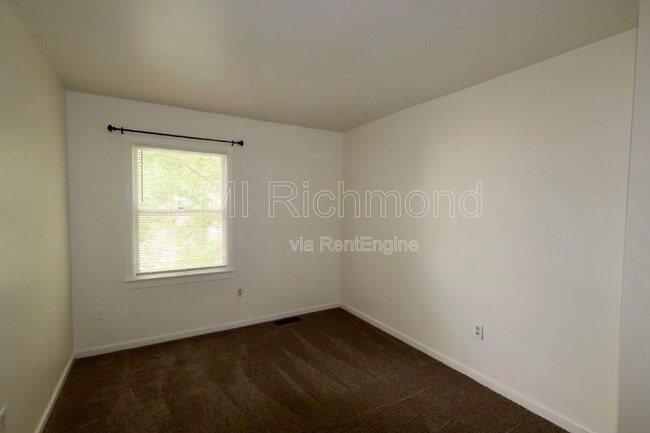 Building Photo - 1512 Lakeview Ave