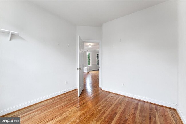 Building Photo - 116 Desales Dr