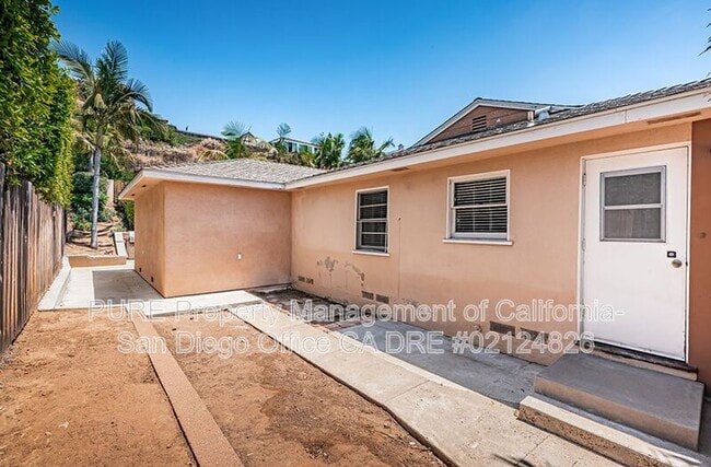 Building Photo - 6517 Delbarton St