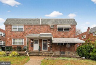 Building Photo - 825 Solly Ave