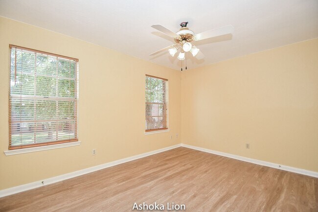 Building Photo - Gorgeously designed home with 4 bedrooms and 2.5 baths. A must see!