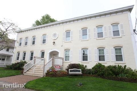Building Photo - 46 Stearns St
