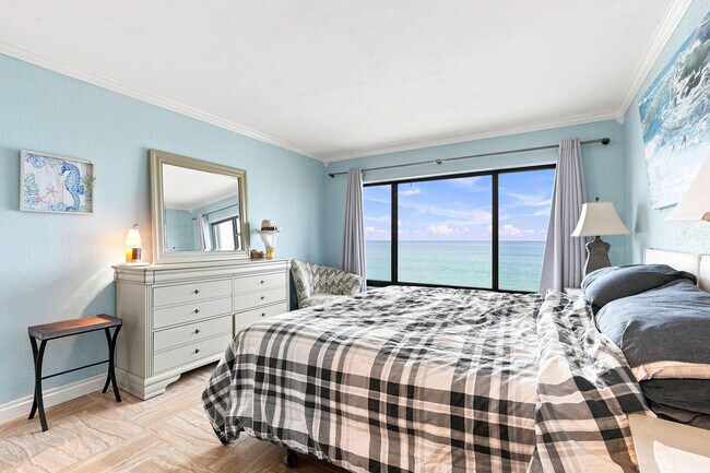 Building Photo - 10310 S Ocean Dr