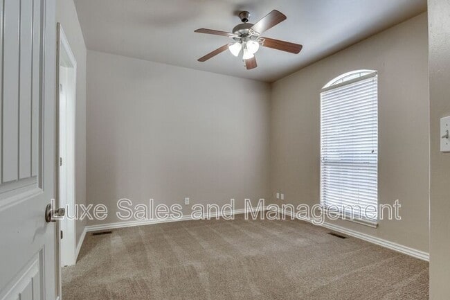Building Photo - 3341 Heritage Green Cir