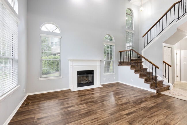 Building Photo - 1175 Regency Dr